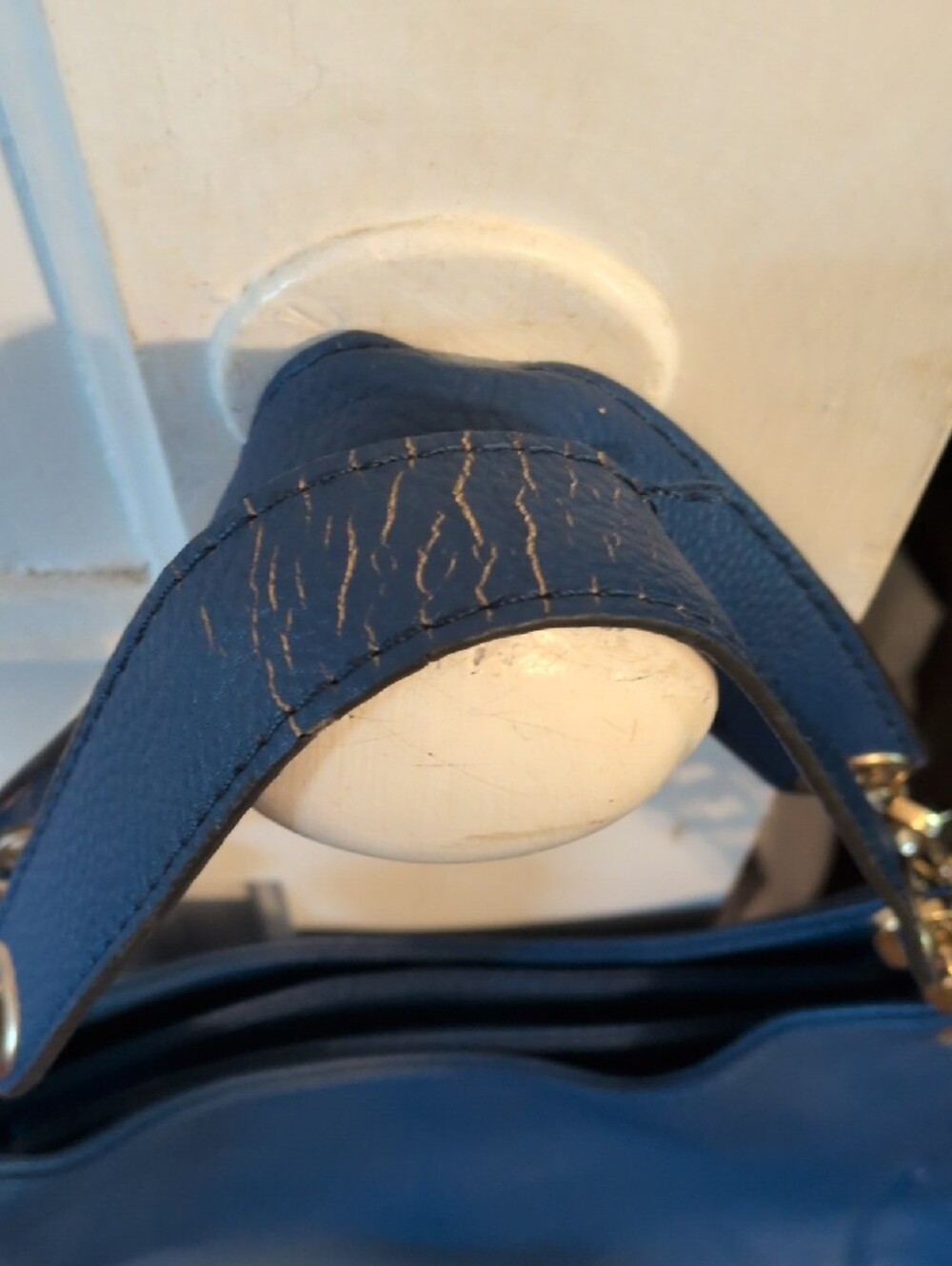 Michael Kors Royal Blue Pebbled Leather Shoulder Bag with Gold Hardware - Picture 3 of 8